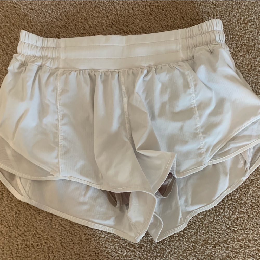 Lululemon Hotty Hot Shorts 2.5”